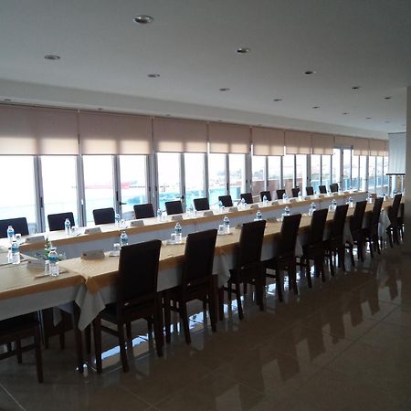 Perla Hotel Дикили Екстериор снимка
