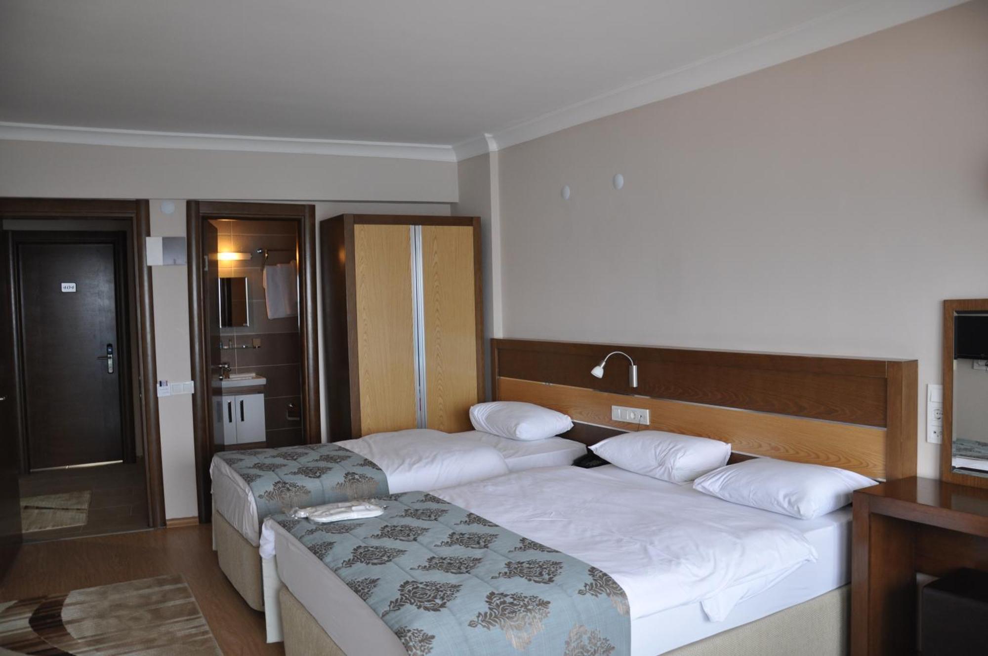 Perla Hotel Дикили Екстериор снимка