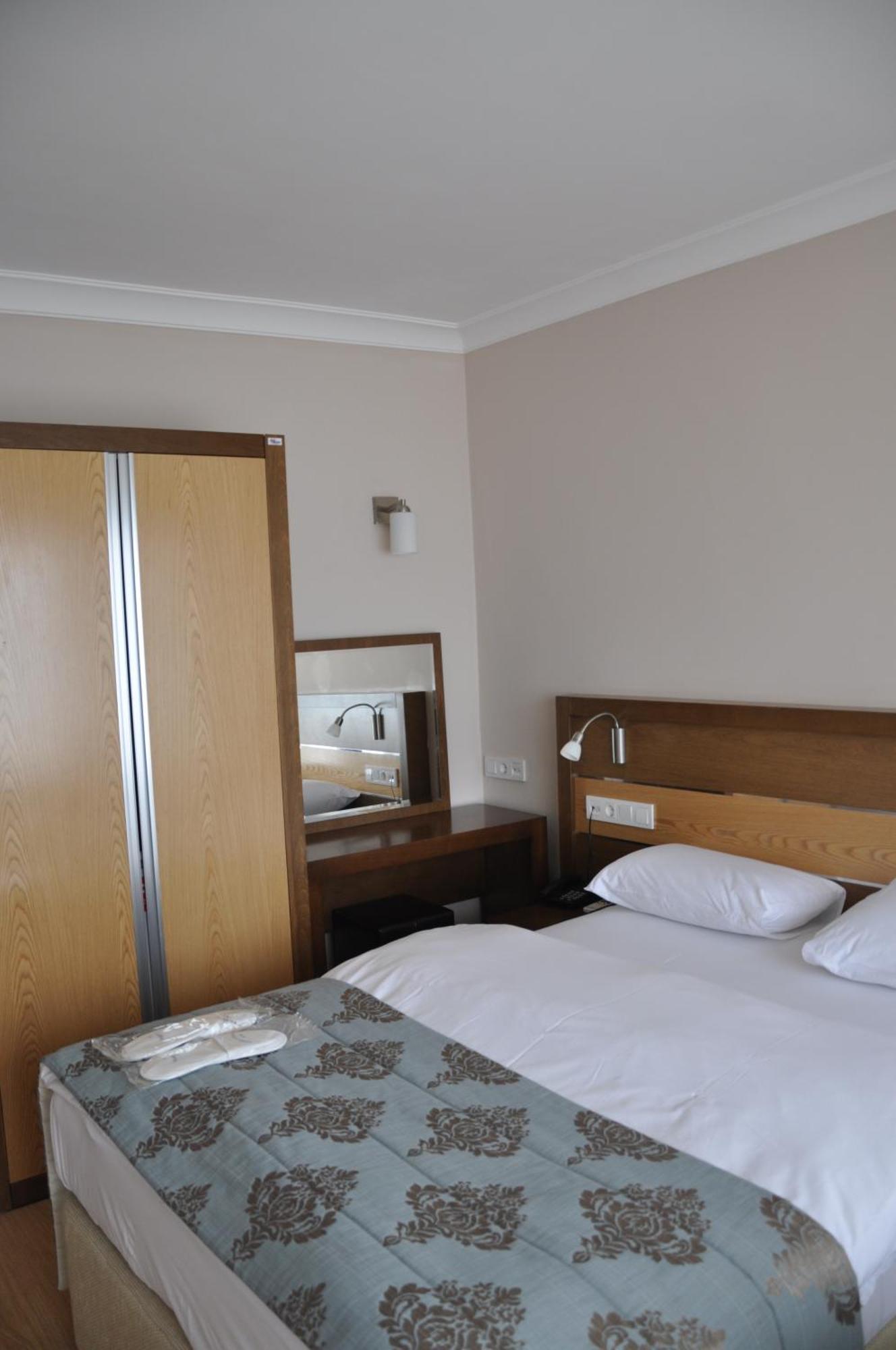 Perla Hotel Дикили Екстериор снимка