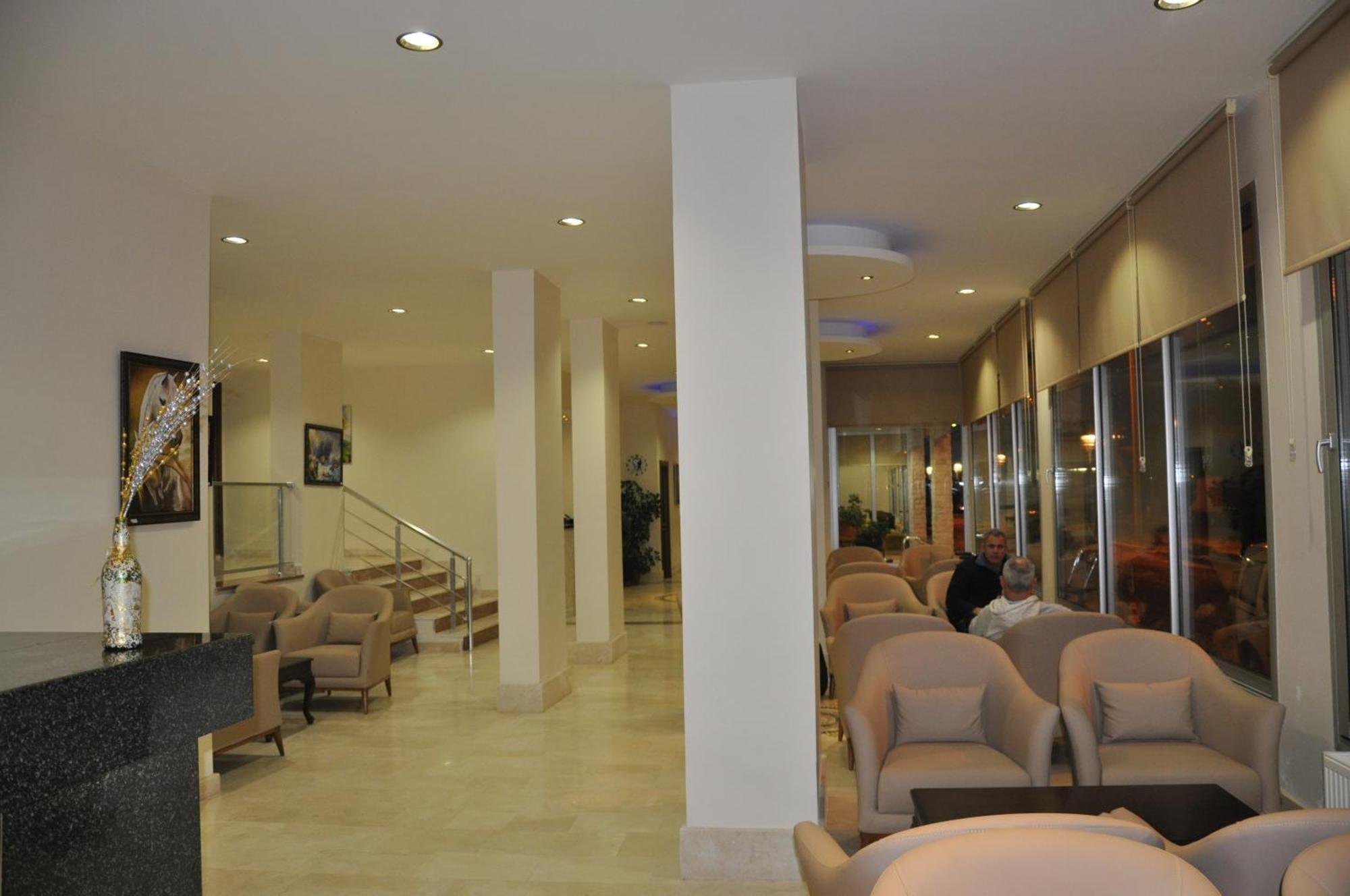 Perla Hotel Дикили Екстериор снимка