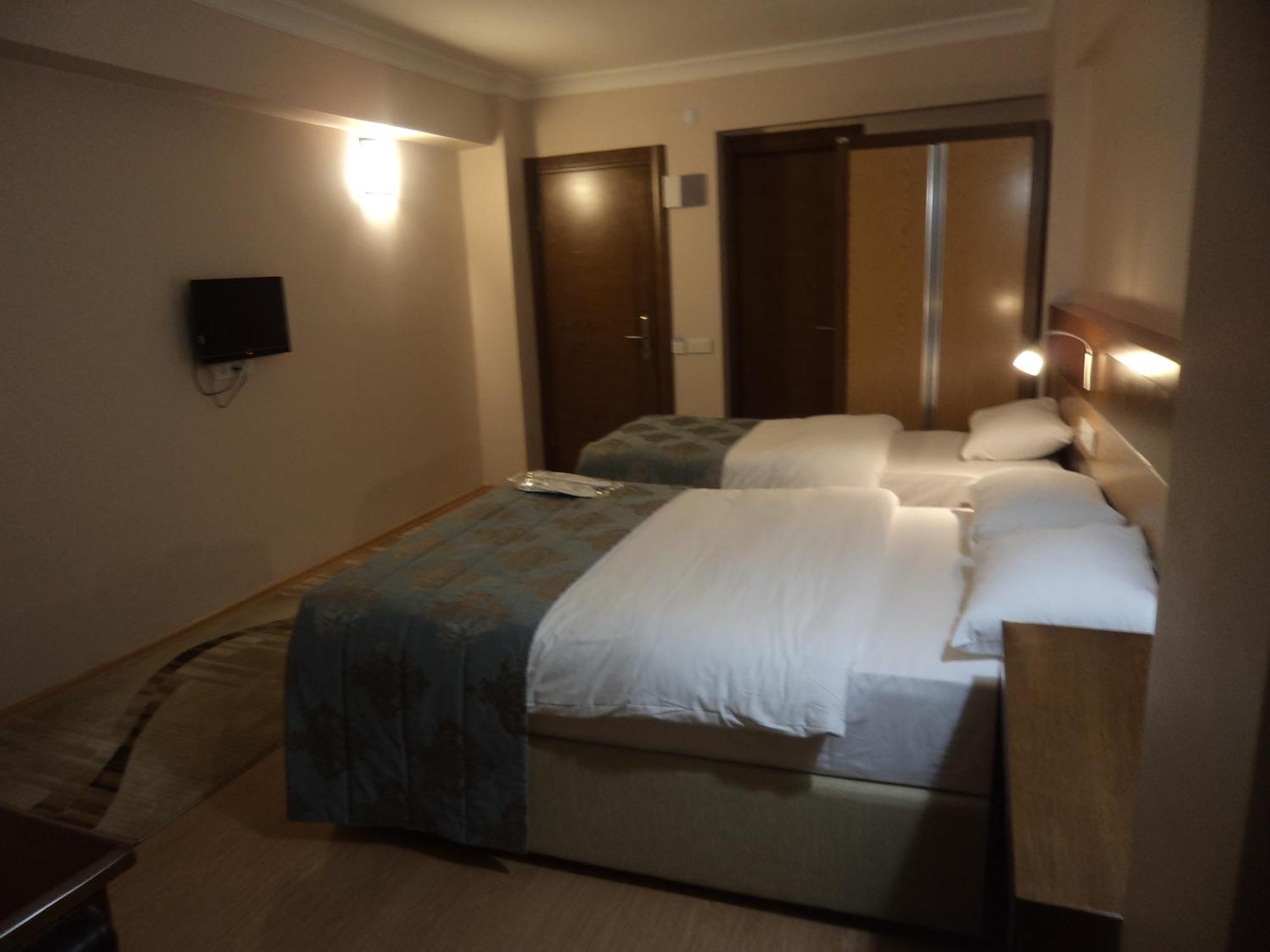 Perla Hotel Дикили Екстериор снимка