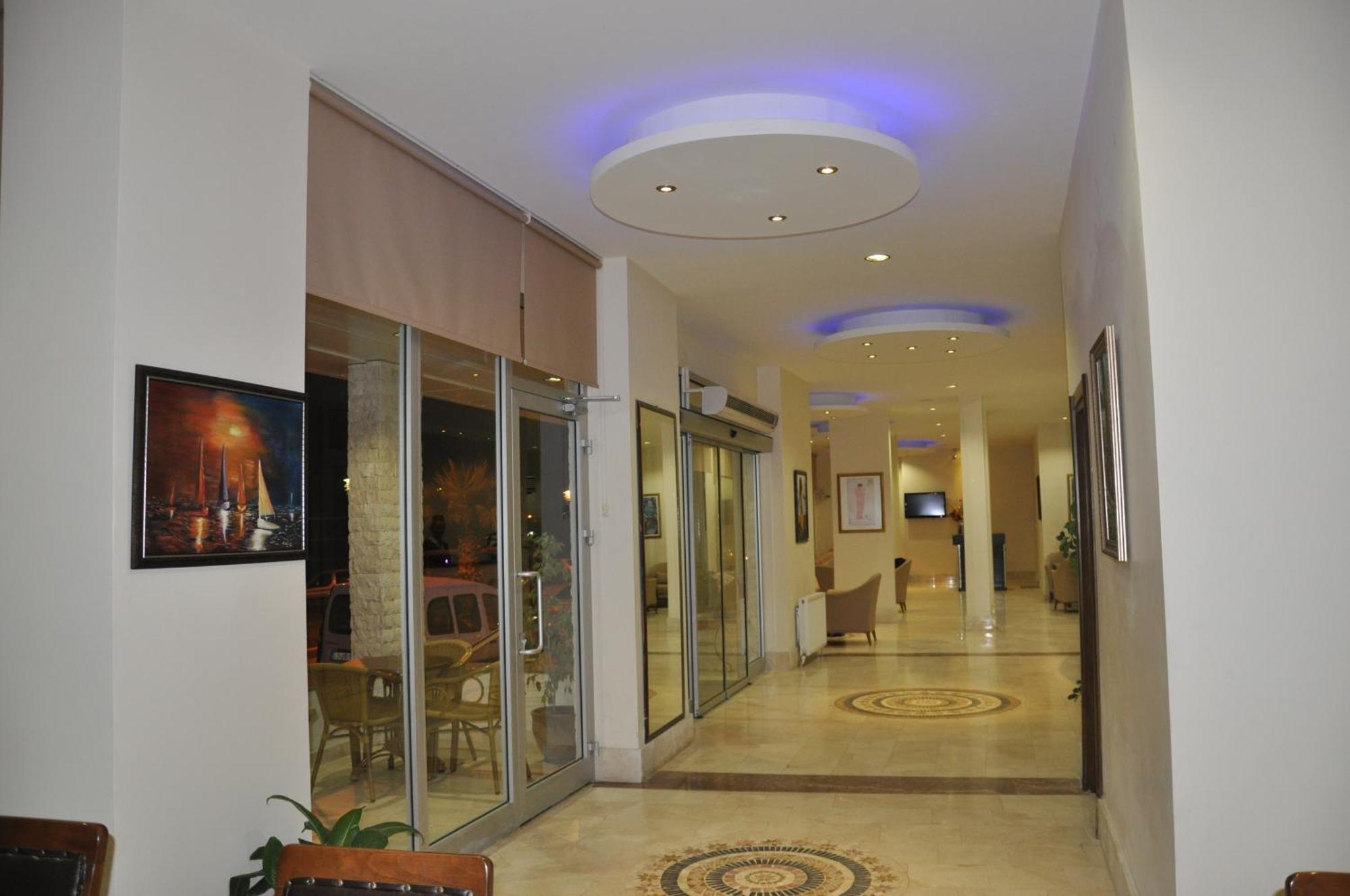 Perla Hotel Дикили Екстериор снимка