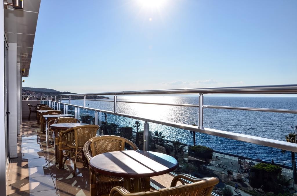 Perla Hotel Дикили Екстериор снимка