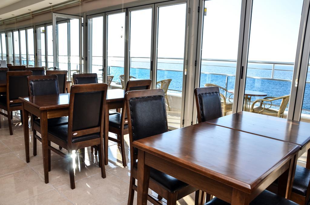Perla Hotel Дикили Екстериор снимка