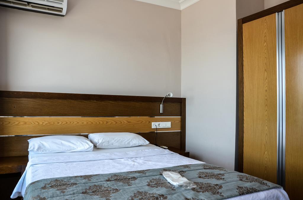 Perla Hotel Дикили Екстериор снимка