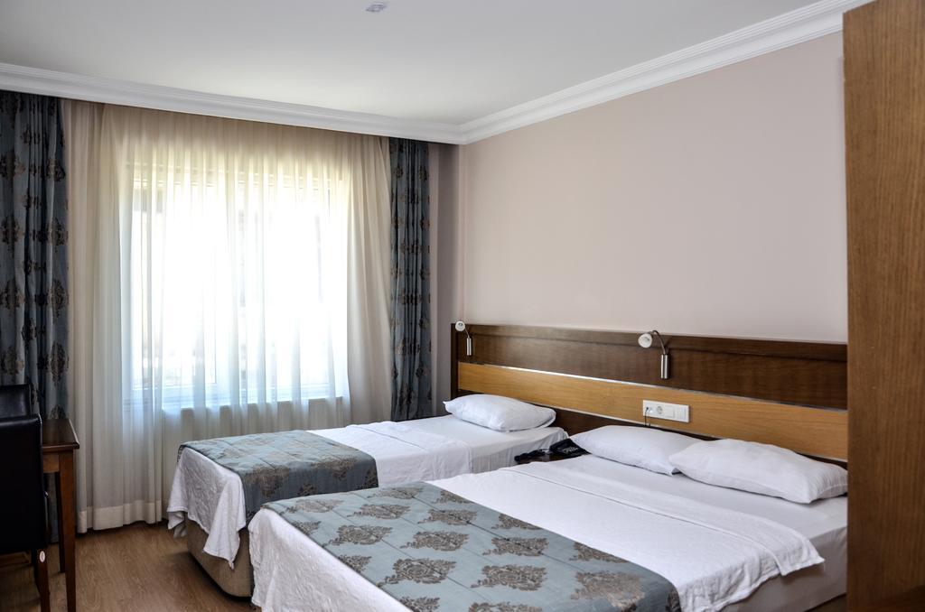 Perla Hotel Дикили Екстериор снимка