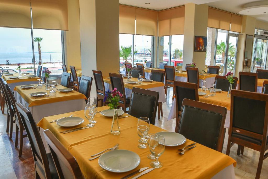 Perla Hotel Дикили Екстериор снимка